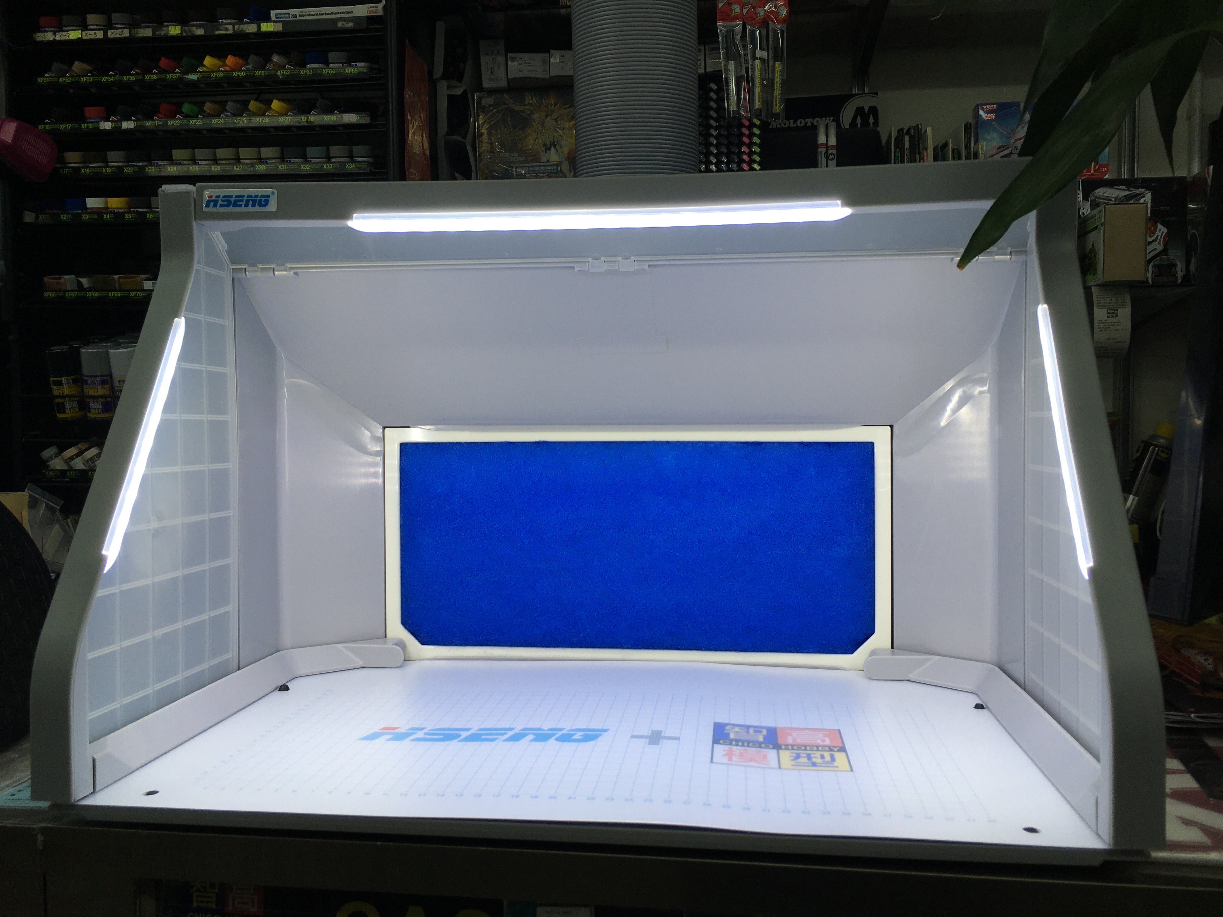 Lighted Airbrush Paint Spray Booth With Exhaust Fan, Portable Paint Booth  for Airbrushing With LED Lights -  Hong Kong