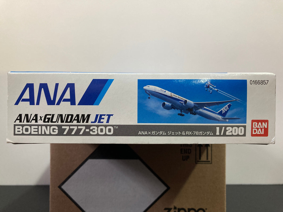 1/200 ANA x Gundam Jet Boeing 777-300 & RX-78 Gundam - 2011 ANA × Gundam  Sky Project Version