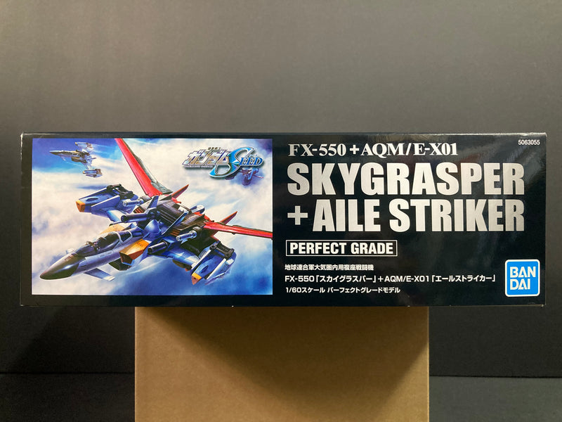 PG 1/60 FX-550 Skygrasper + AQM/E-X01 Aile Striker O.M.N.I. Two Seat Fighter