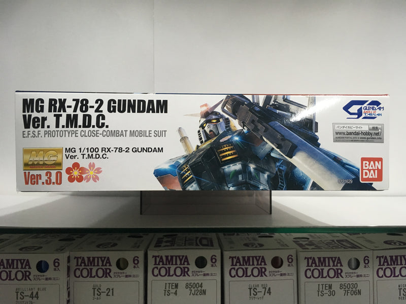 Gundam Docks at Taiwan MG 1/100 RX-78-2 Version 3.0 T.M.D.C.
